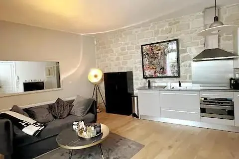 Contemporary Apartment 150 Meters From Place Victor Hugo Paris 16 location