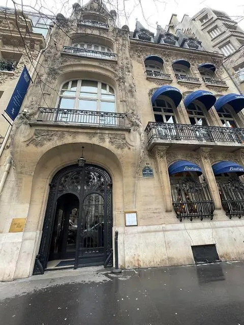 Contemporary Apartment 150 Meters From Place Victor Hugo Paris 16 0*,  France